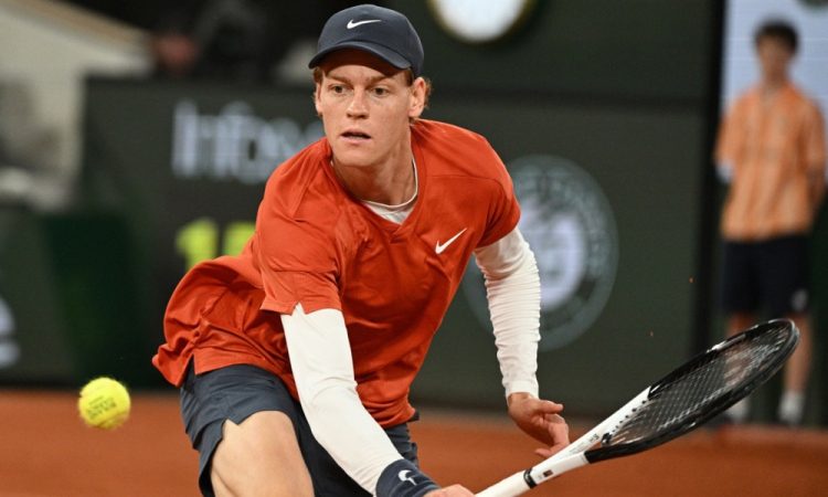 Jannik Sinner in Iga Swiatek uspešno čez tretji krog
