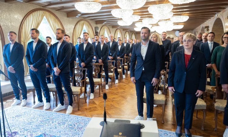 Predsednica republike sprejela člane in strokovno vodstvo nogometne reprezentance
