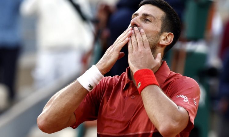 Đoković zaradi poškodbe kolena zapušča Roland Garros in prvo mesto na svetu