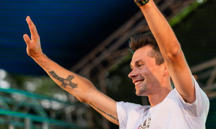Roglič z etapno zmago do rumene majice na kriteriju po Dofineji