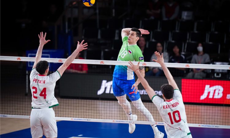 Slovenski odbojkarji z eno nogo že v Parizu