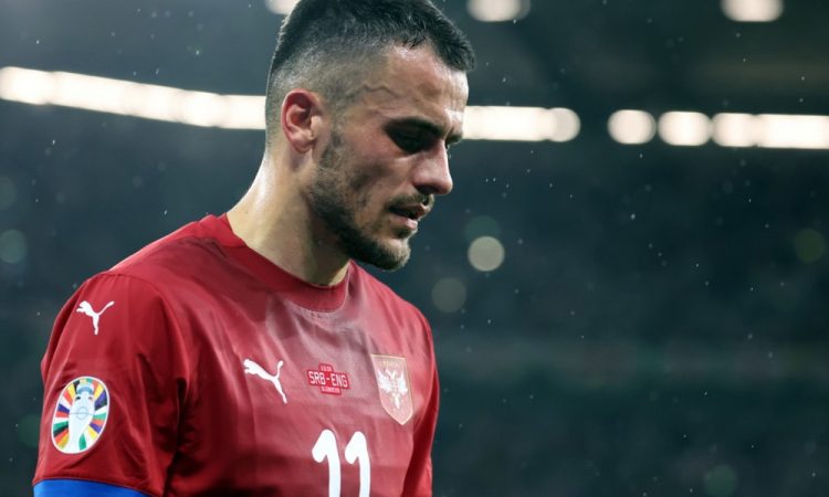 Kostić na pregled poškodovanega kolena