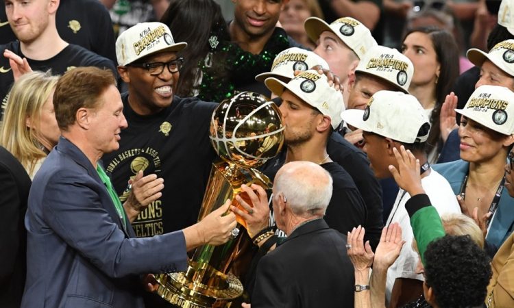 Boston po visoki zmagi nad Dončićevim Dallasom do 18. naslova