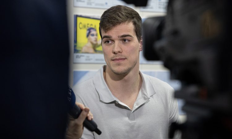 Stevens na 50 m prsno do sedmega mesta, štafeta četrta