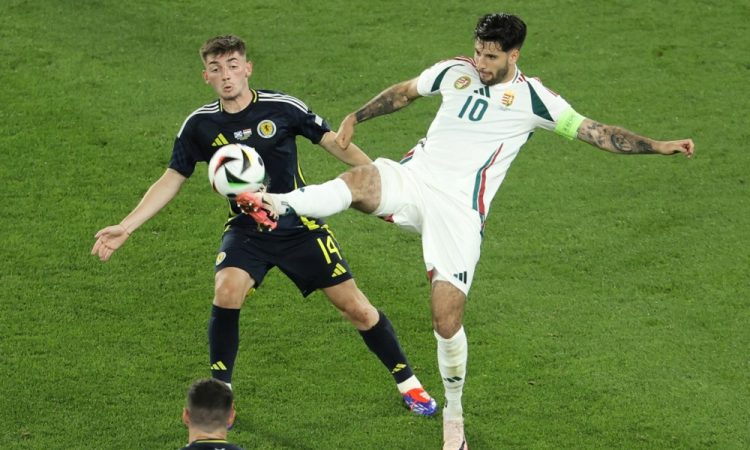 Madžari v Stuttgartu v izdihljajih tekme premagali Škote