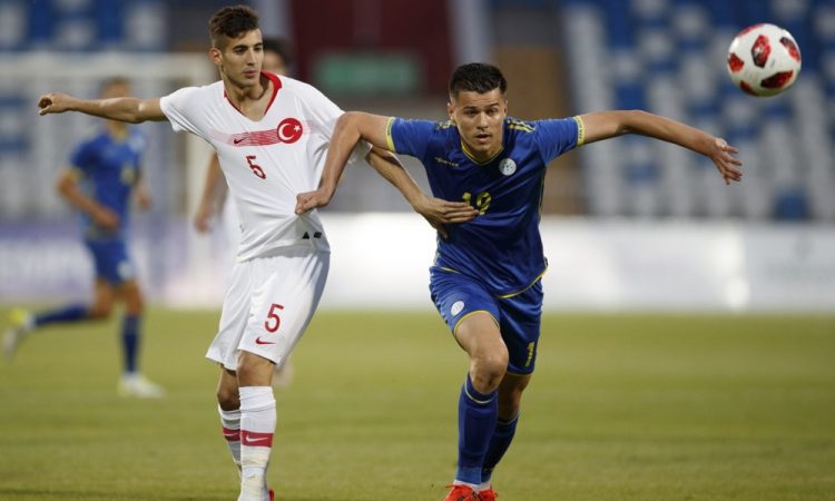 Uefa albanskega igralca Dakuja kaznovala z dvema tekmama prepovedi igranja