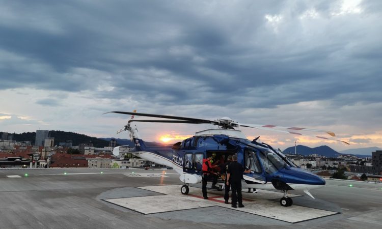 Policijski helikopter na pomoč poletel kar osemkrat, reševal tudi krave