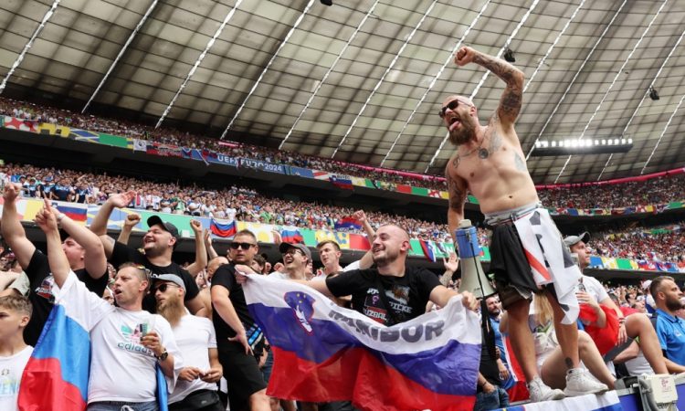 V Kölnu vse večja navijaška vročica pred večerno tekmo Slovenija - Anglija