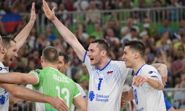 Slovenski odbojkarji na OI v Parizu s Francozi, Kanadčani in Srbi
