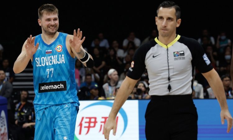 Slovenija z Luko Dončićem odhaja v Pirej po zmagi proti Braziliji