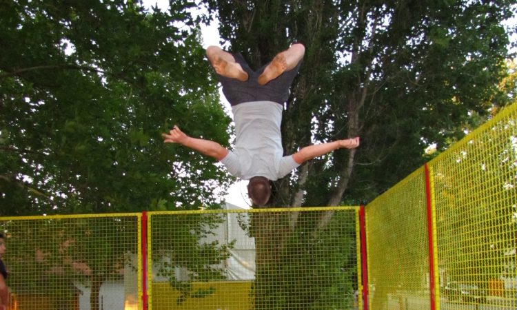 V Ljubljani danes in v soboto akrobacije na največjem trampolinu na svetu