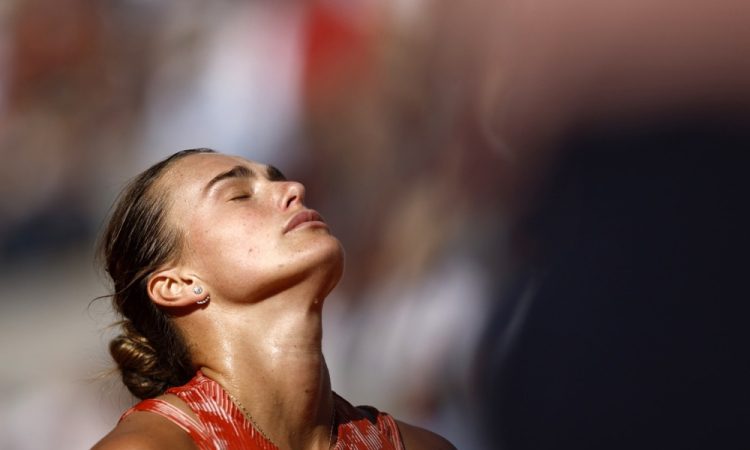 Arina Sabalenka zaradi poškodbe odpovedala Wimbledon