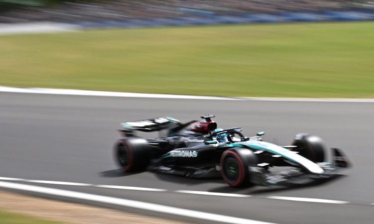 Trojna britanska zmaga v kvalifikacijah, na vrhu Mercedesa