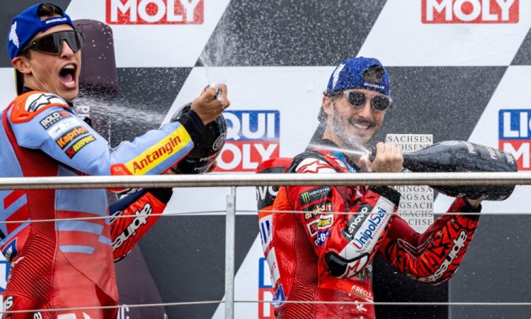 Bagnaia z zmago na Sachsenringu do vodstva v SP, Martin v pesku