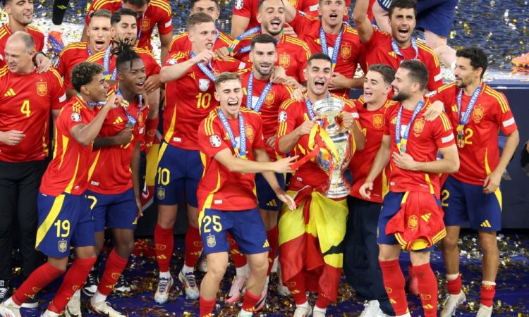 Španija v Berlinu do rekordnega četrtega naslova proti Angliji