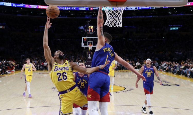 Dončiću bo pod obročema znova pomagal Dinwiddie