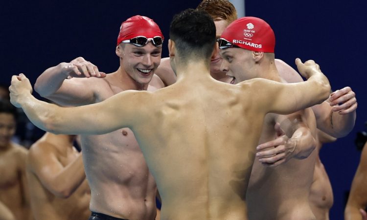 Velika Britanija osvojila prvo zlato medaljo v plavanju v Parizu