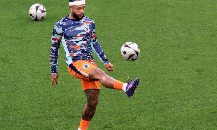 Depay se seli v Brazilijo