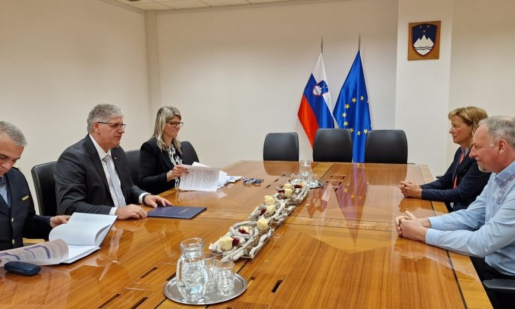 Minister Boštjan Poklukar o varnostnih razmerah v Kobaridu