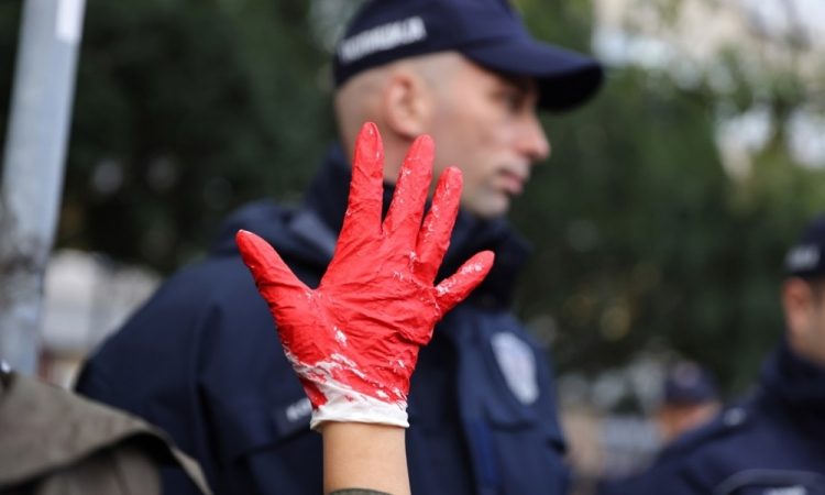 Vučić po protestih v Novem Sadu napovedal kaznovanje sodelujočih