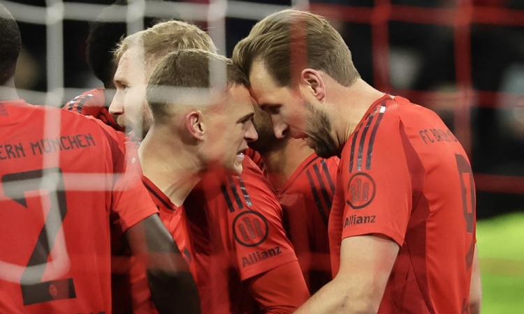 Kane s tremi goli zagotovil Bayernu zmago v bavarskem derbiju