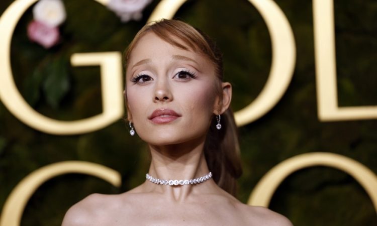 Ariana Grande bo nadgradila album Eternal Sunshine