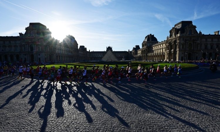 Louvre ohranil obiskovalce kljub izzivom olimpijskega leta