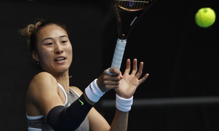 Zheng v šoku v Melbournu, Sabalenka, Osaka in Alcaraz uspešni