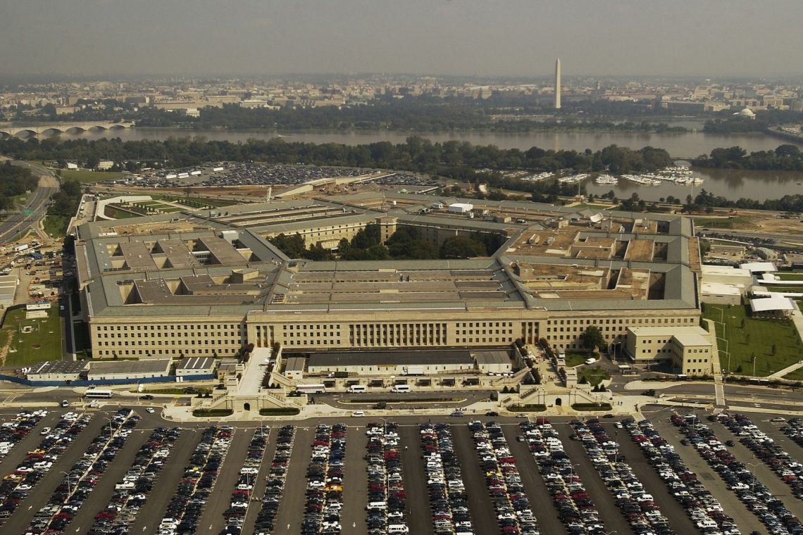 Pentagon pošilja 1.500 vojakov na mejo z Mehiko