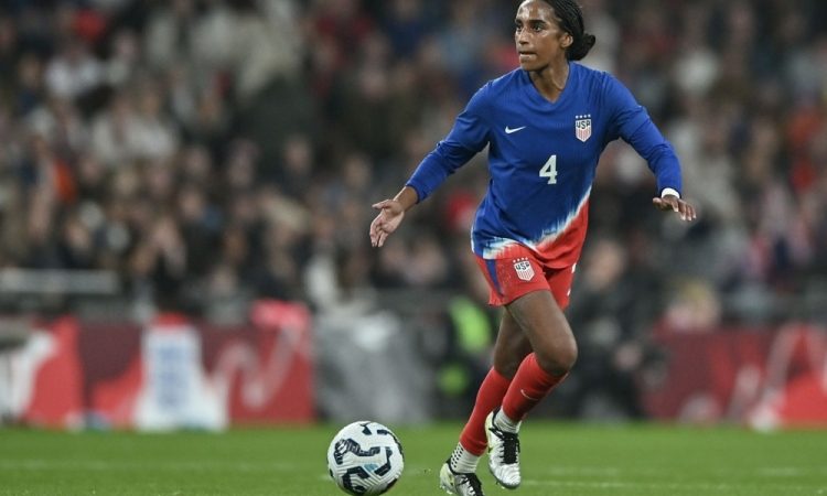 Chelsea poskrbel za ženski prestopni rekord