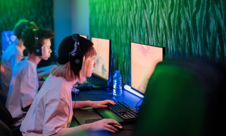 Dan varne rabe interneta v luči tveganj umetne inteligence