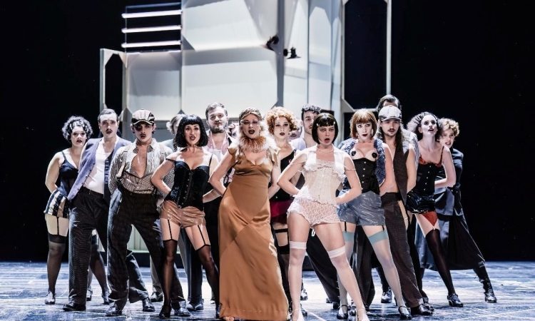 SNG Drama in SNG Opera in balet Ljubljana združila moči pri Operi za tri gro