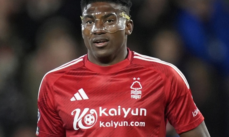Napadalec Nottingham Foresta Awoniyi na operacijo trebuha