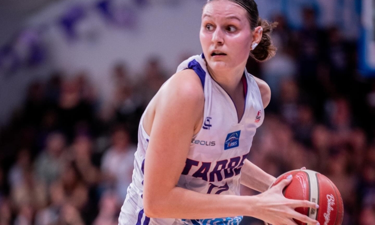 Ajša Sivka blesti v francoskem finalu, Vujačić in Jelenc v španskem boju za prvo ligo