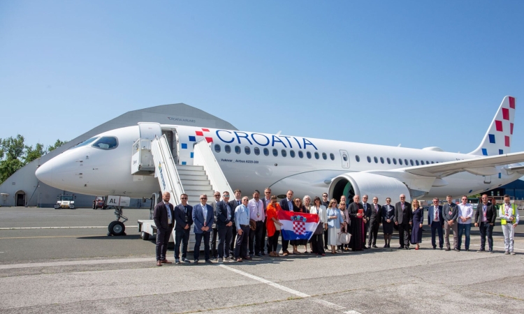 Tretje novo letalo Croatia Airlines prispelo v Zagreb