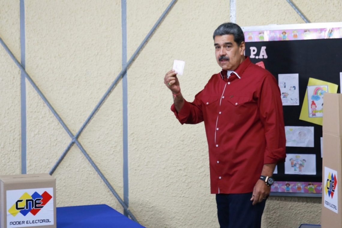 V Venezueli ob nizki udeležbi in bojkotu opozicije slavila stranka Madura
