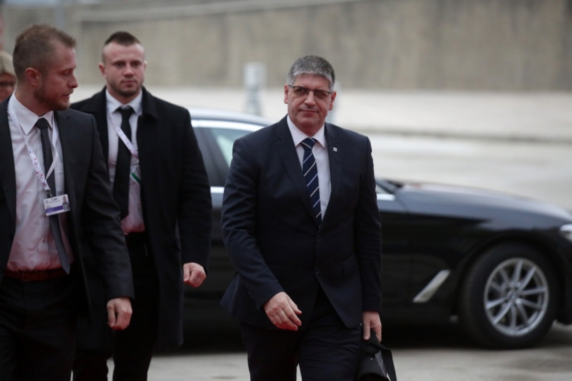 Minister Poklukar uspešno prestal tudi drugo interpelacijo