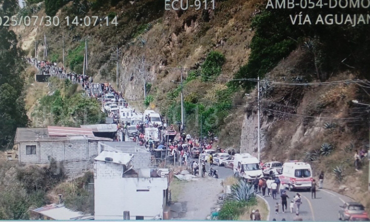 Tragedija na rallyju v Ekvadorju: avtomobil zletel v gledalce, dve osebi umrli