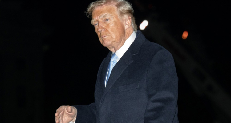 Trump zdaj za objavo Epsteinovih dosjejev