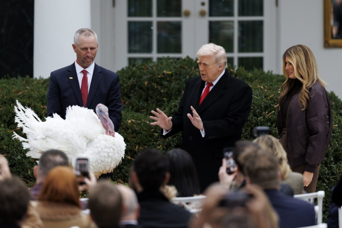 Trump ob zahvalnem dnevu pomilostil prazničnega purana