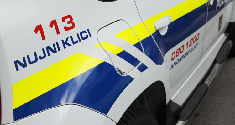 Policija po hišni preiskavi napovedala kazensko ovadbo zaradi pozivanja k nasilju