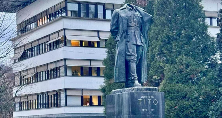 V Velenju poškodovan kip Tita, storilec že izsleden