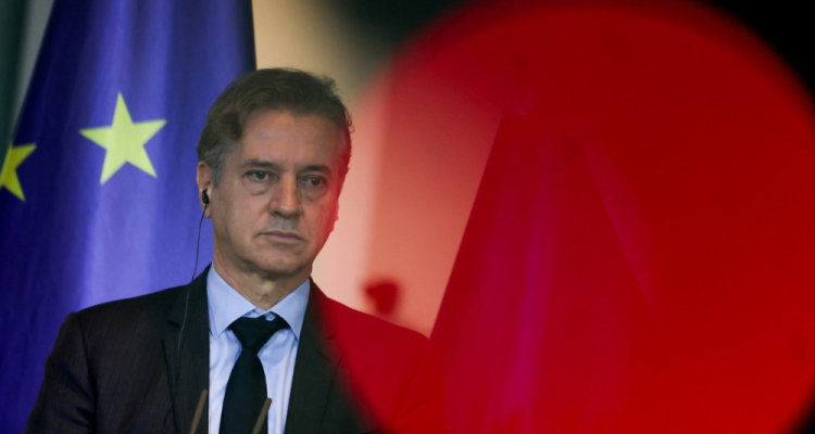 Vlada potrdila kandidate za veleposlanike, Golob kritičen do predsednice republike