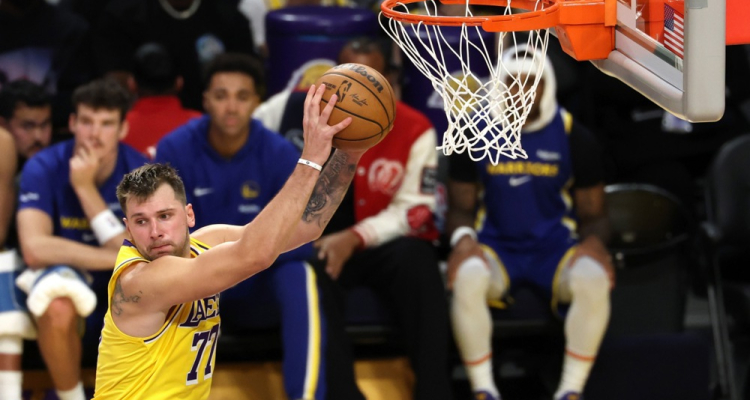 Luka Dončić s soigralci visoko klonili v Clevelandu 