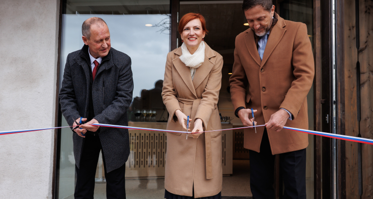 Prenovljena Prešernova domačija v Vrbi odpira interpretacijski center