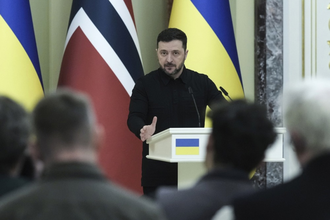 Zelenski pred novimi pogovori z ZDA govoril s Trumpom